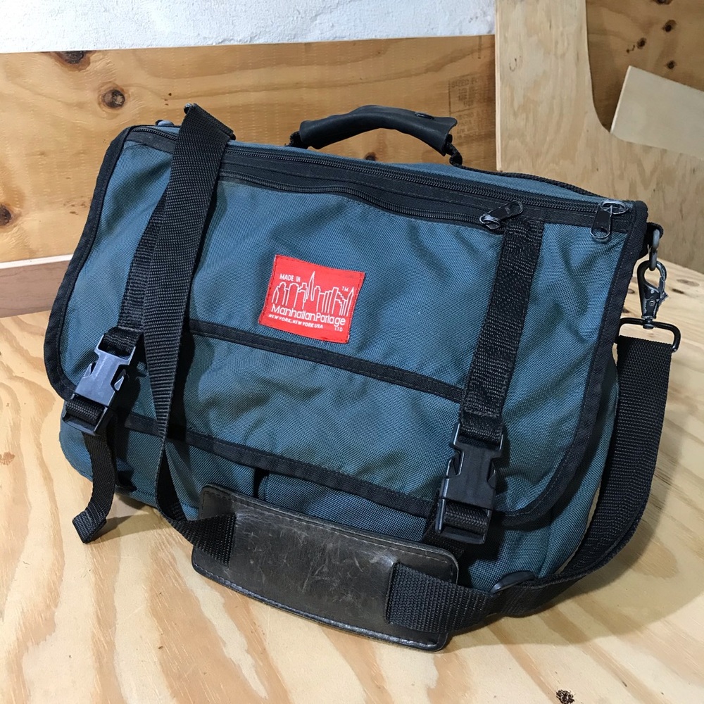 Manhattan Portage Wallstreeter Messenger Bag
